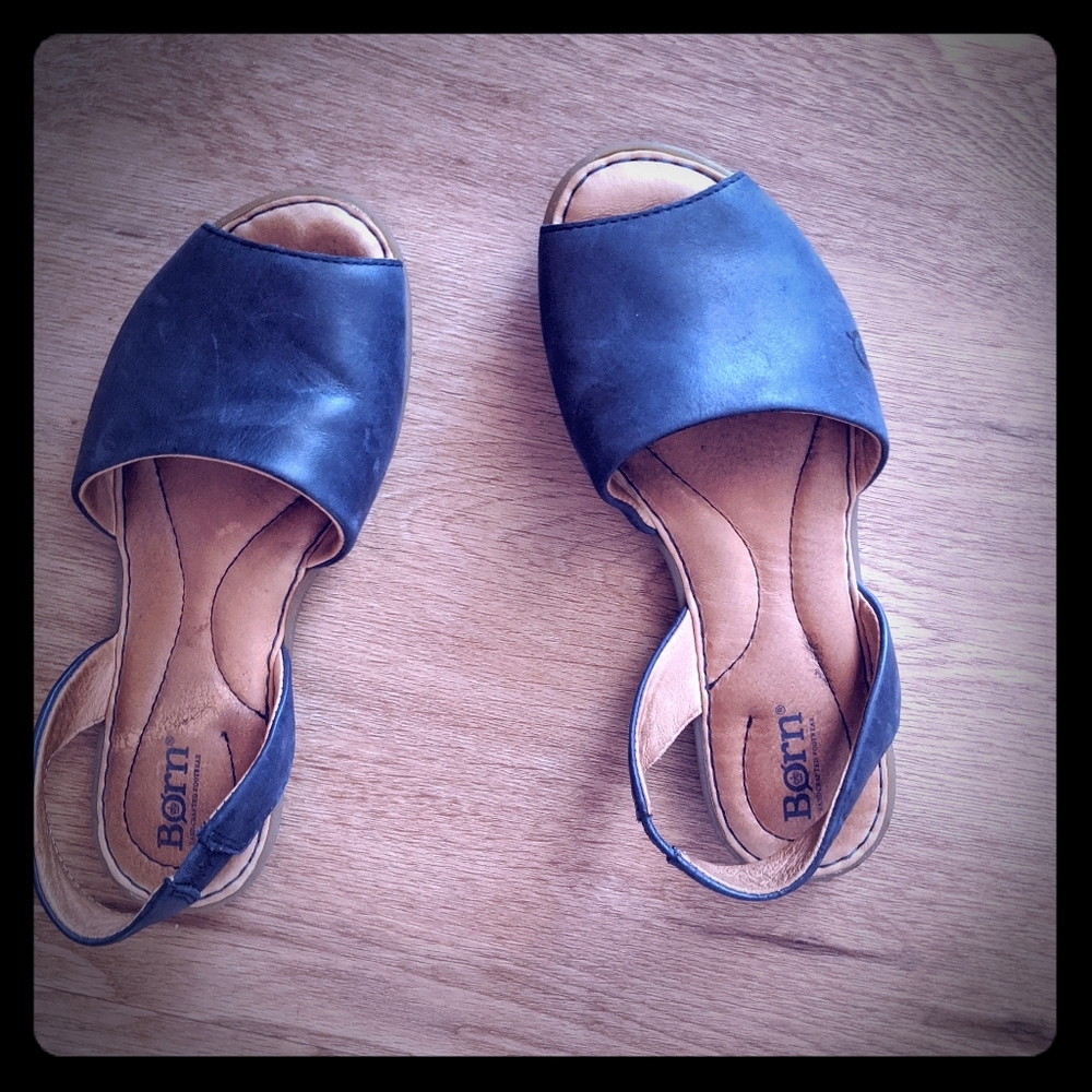 Born sandals